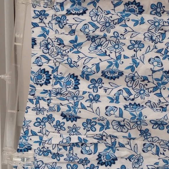 Floral Blue and White Skort. - Picture 3 of 6